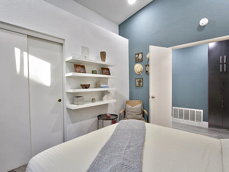 27086 Winchester Creek Ave — Photo 16
