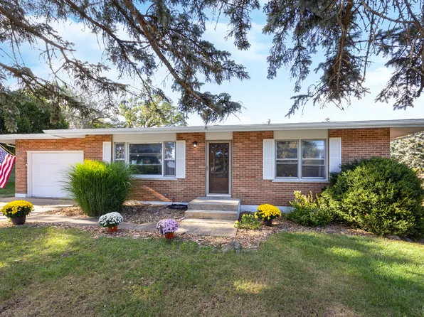 916 Hayden Dr, McHenry, IL 60051
