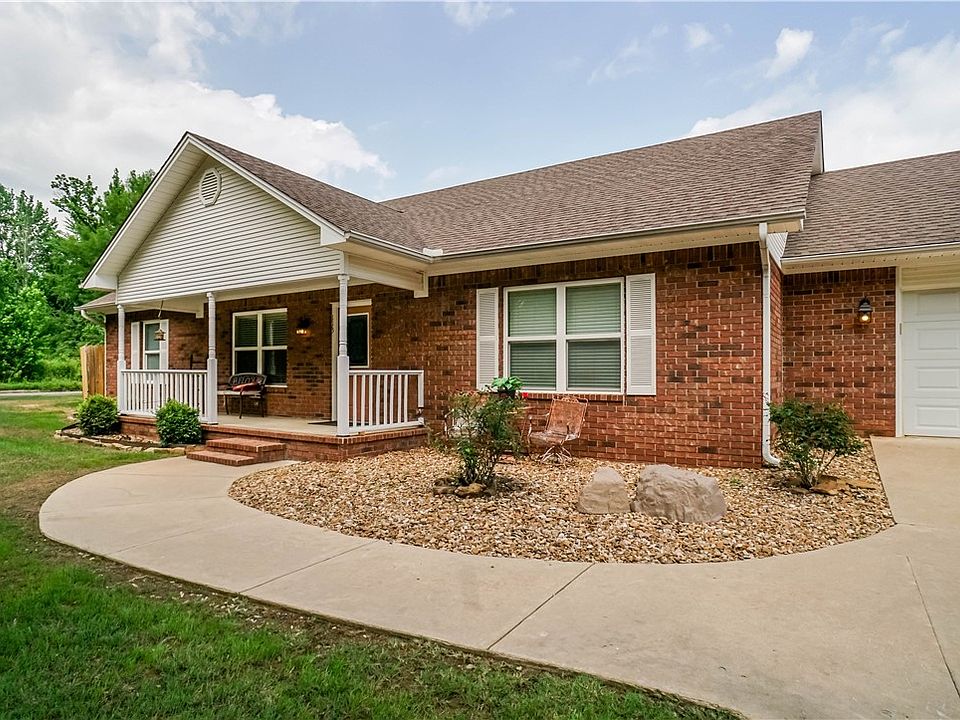 1st image of 113 Valentina Dr