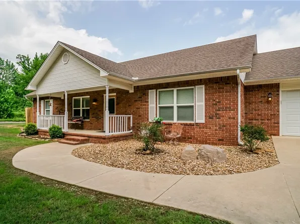 113 Valentina Dr, Clarksville, AR 72830