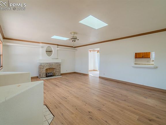 5th image of 3015 Baltimore Ave