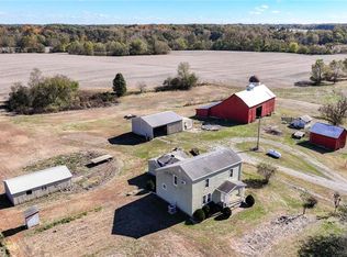 15176 Lageman Rd, Godfrey, IL 62035