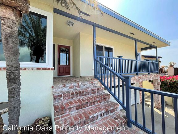 3rd image of 266 N Catalina St