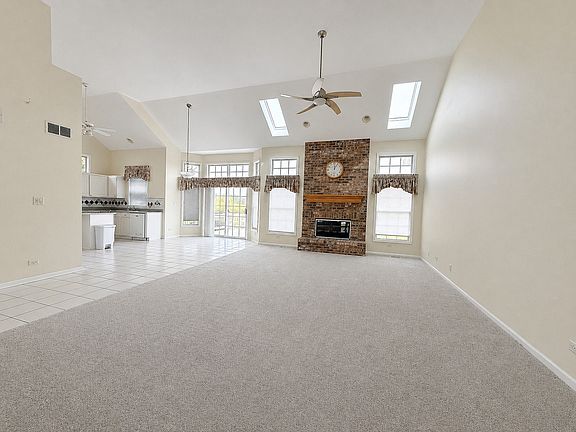 4th image of 25410 W Latham Ct