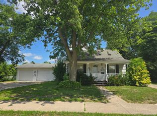 31940 Maplewood St, Garden City, MI 48135