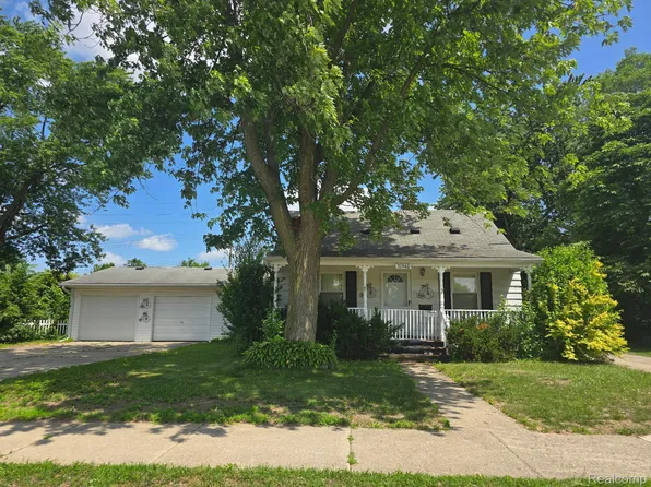 31940 Maplewood St, Garden City, MI 48135
