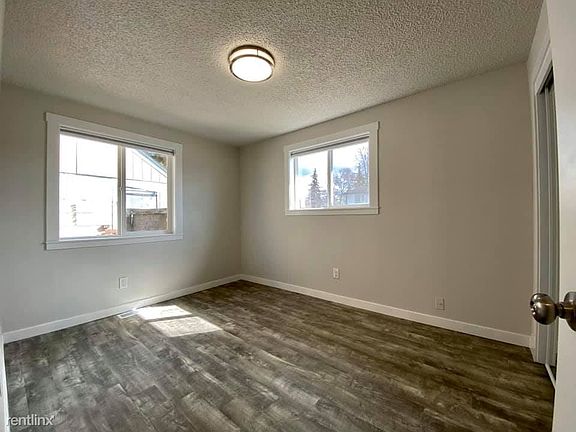 1029 Juneau - bedroom