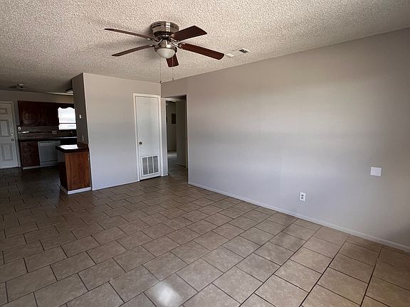 3rd image of 1601 University Pkwy W #12