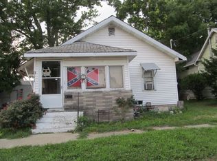 911 Dubois St, Lawrenceville, IL 62439