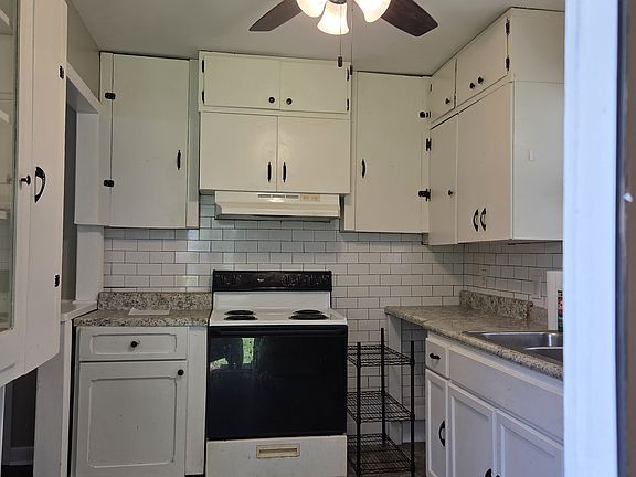 4th image of 3811 Lemley Pl SW