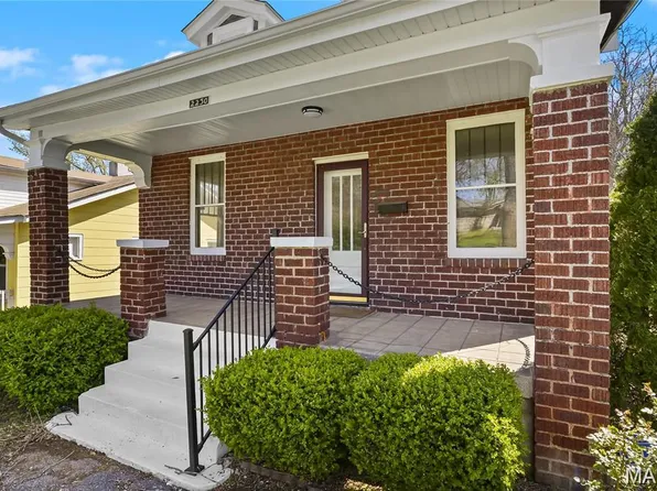 2230 Northbury Ln, Saint Louis, MO 63114