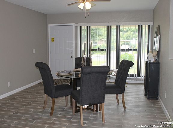 5th image of 35 Wayside Dr