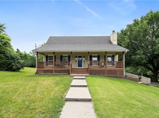 811 N Sundown Valley Rd, Buckner, MO 64016