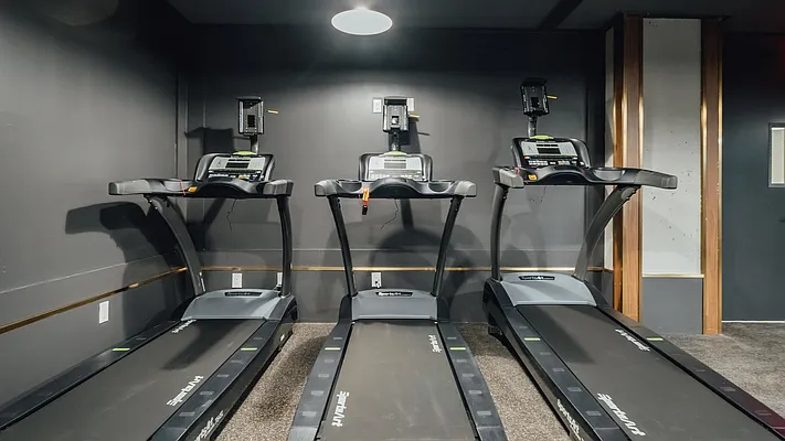 Rented by Nooklyn NYC LLC | media 124