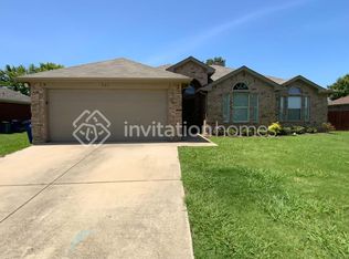 953 Micah Rd, Burleson, TX 76028