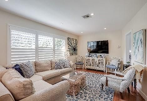 5th image of 6609 Santona St