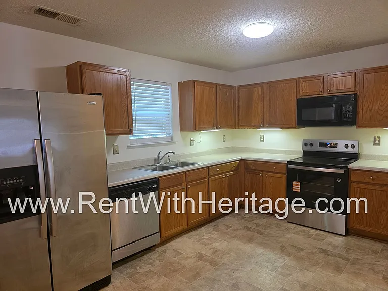 2028 Sweet Bay Dr — Photo 15