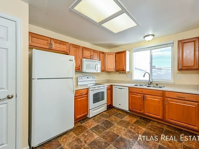1483 S Cathay Way — Photo 6