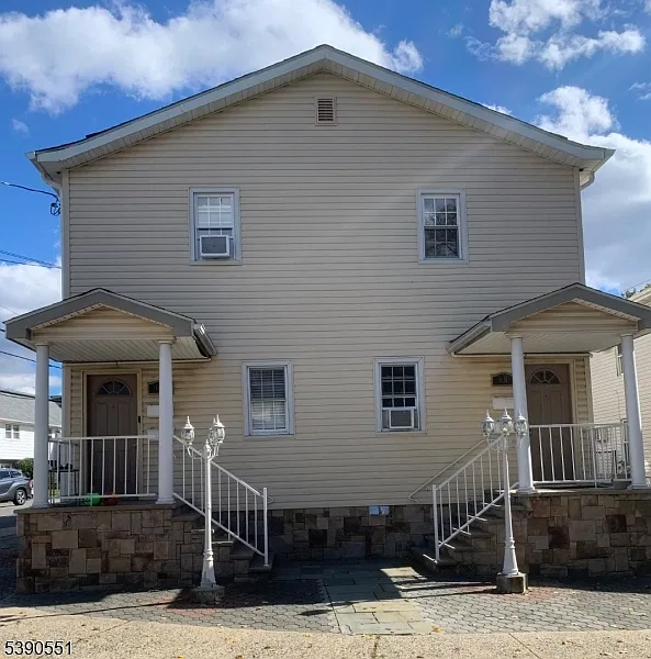 68 Cottage Pl #2