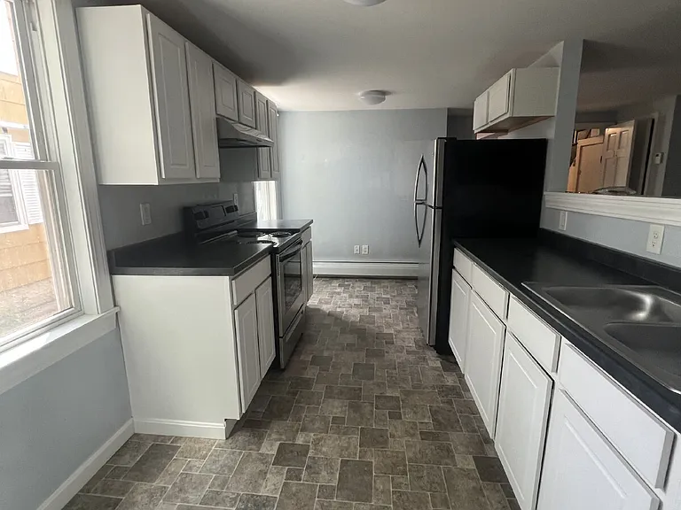13 Summer St — Photo 3