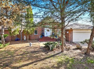 202 Ridge Rd, Eureka Springs, AR 72631