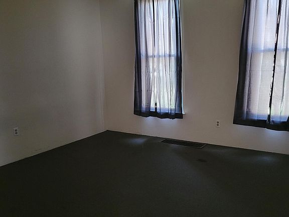 5th image of 559 E 10th St Floor 1