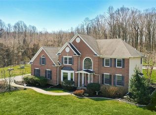 2768 Valley View Rd, Hellertown, PA 18055