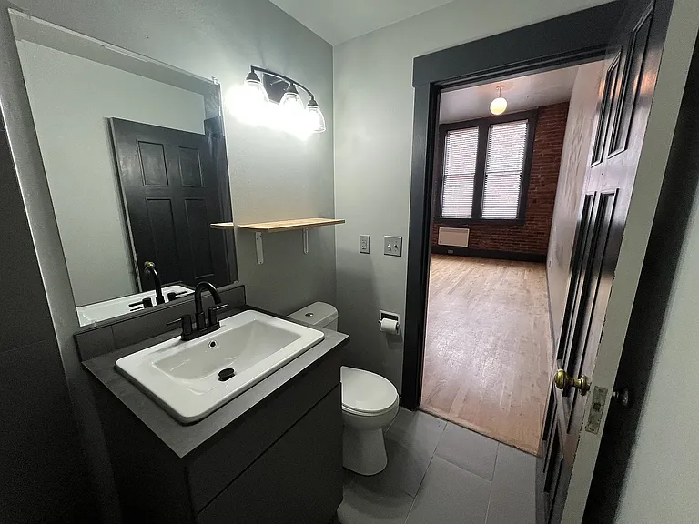 213 1st Ave S #3C — Photo 6