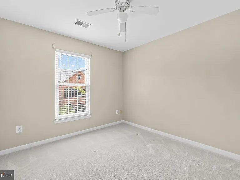 5011 Waple Ln — Photo 55