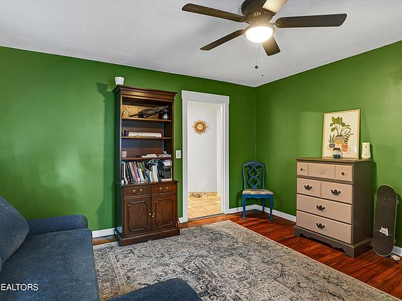 5th image of 1905 Hoitt Ave
