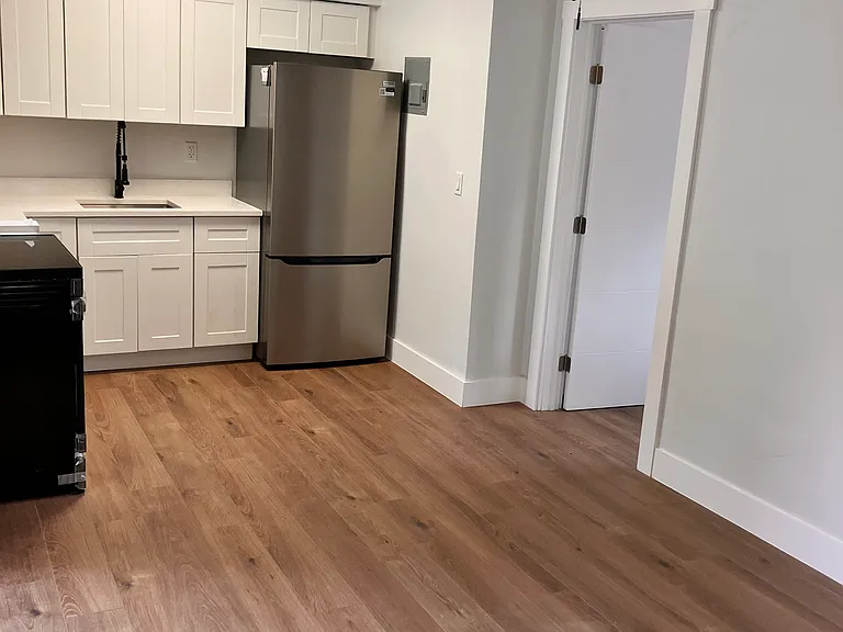 710 NE 122nd St #7 — Photo 4