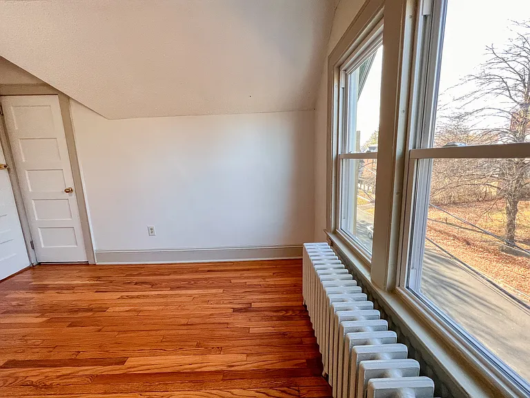 111-115 Lincoln St #3 — Photo 6