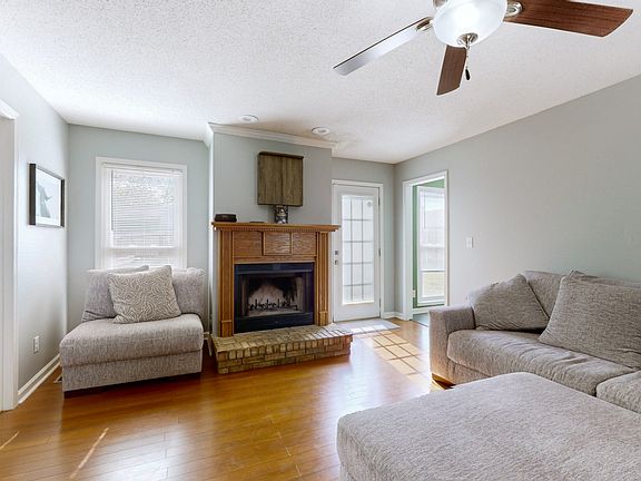 3rd image of 244 Short St