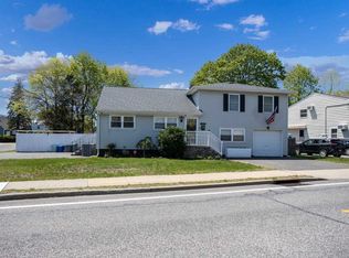 1124 Little East Neck Rd, West Babylon, NY 11704