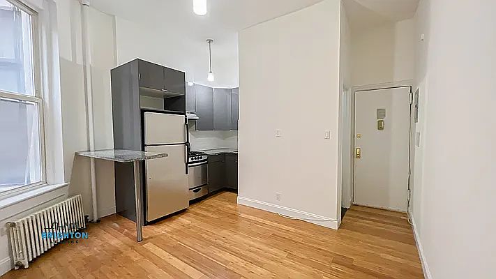 1st image of 225 E 14th St APT 1C