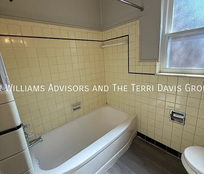 1639 Anita Pl #4 — Photo 10