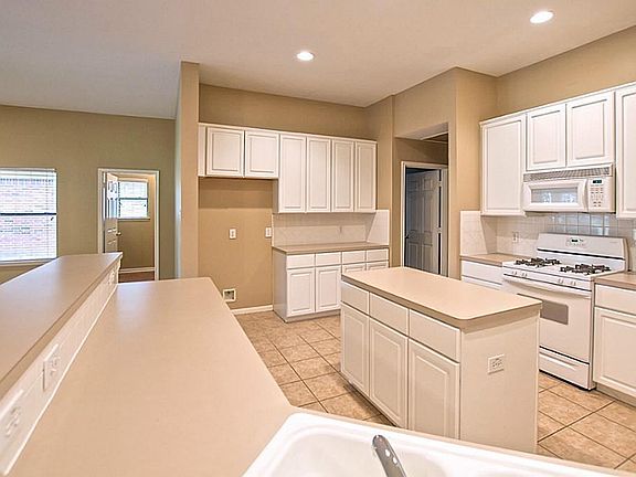 3rd image of 7726 Trophy Place Dr