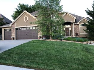 6145 NW Hickory Pl, Parkville, MO 64152