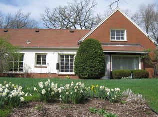 2207 Fish Hatchery Rd, Madison, WI 53713