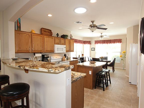 5th image of 3106 E Palm Beach Dr