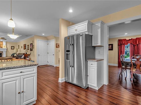 5th image of 2163 Marina Dr