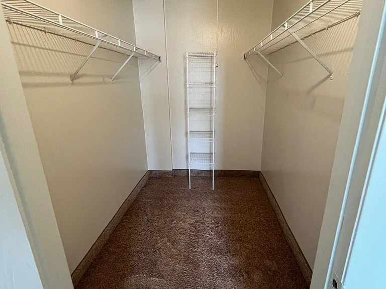 Shadow Creek Apartments — Photo 38