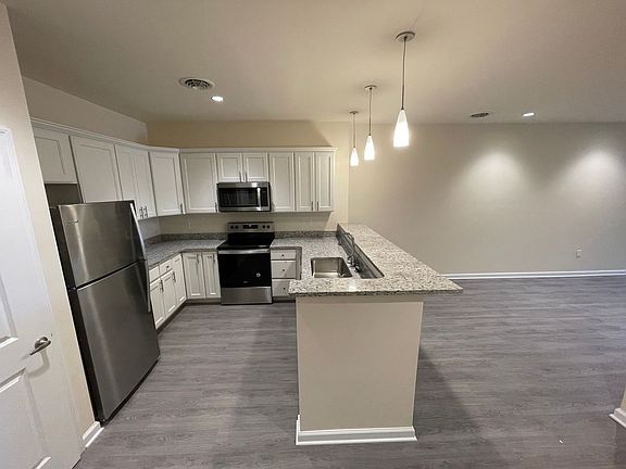 2nd image of 192 Erie Blvd #503