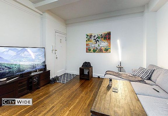 2nd image of 140 E 46th St APT 9L