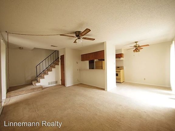 3rd image of 1304 Covey Ln APT A