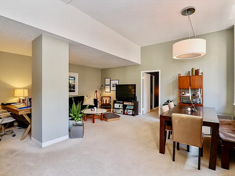 600 S Dearborn St #305 — Photo 4