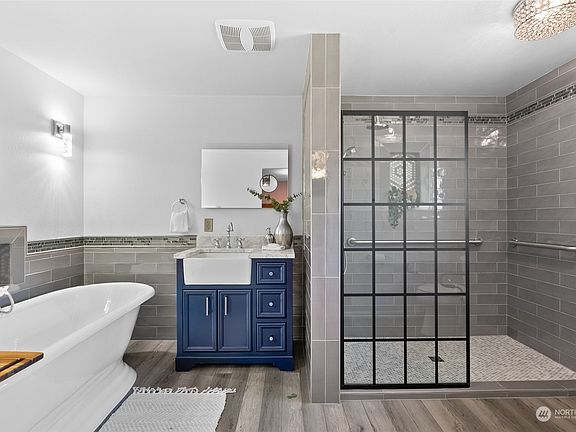 4th image of 8401 113th Street E