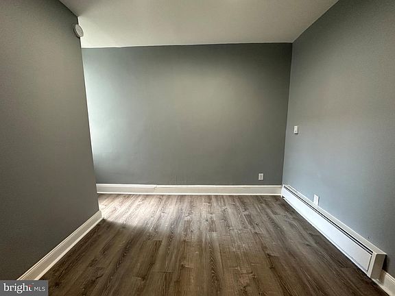 5th image of 156 W Spruce St
