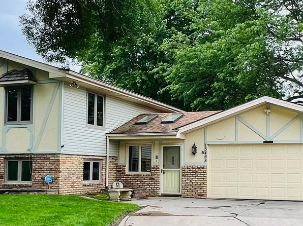 15468 Pheasant Dr, Council Bluffs, IA 51503