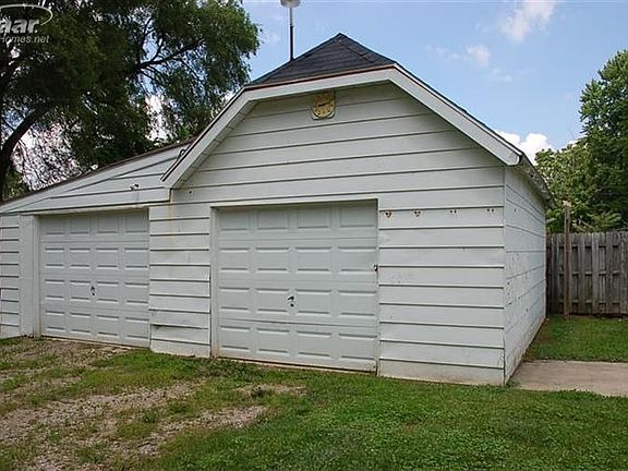 3rd image of 2167 E Parkwood Ave